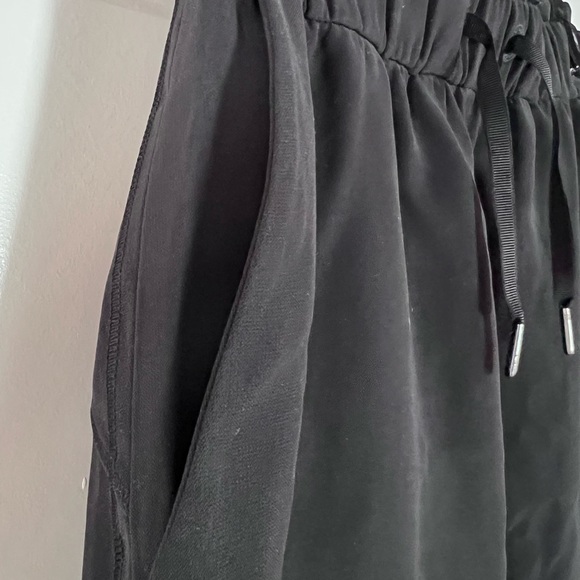 Lululemon - Black Skirt - business / active (like new) - Picture 3 of 5